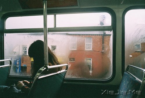 张嘉佳睡前故事:别客气,原来我不该在这里